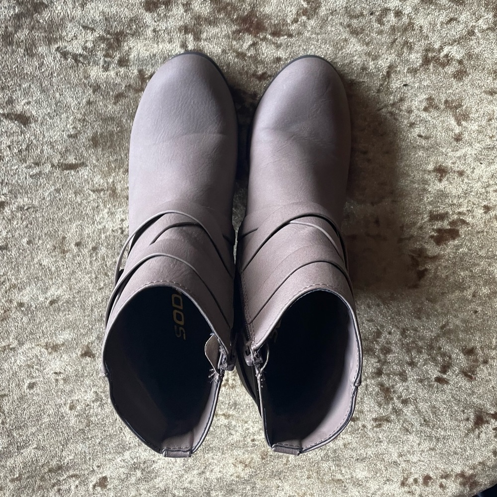 Soda - Taupe Booties - Size 8.5 - image 8